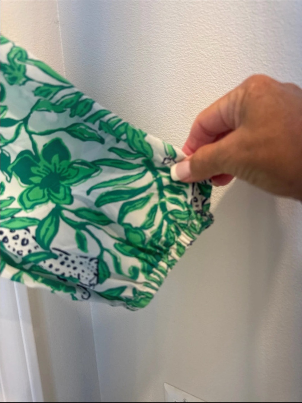Like new, Lilly Pulitzer Blouse - Women Tops - Picture 3 of 6